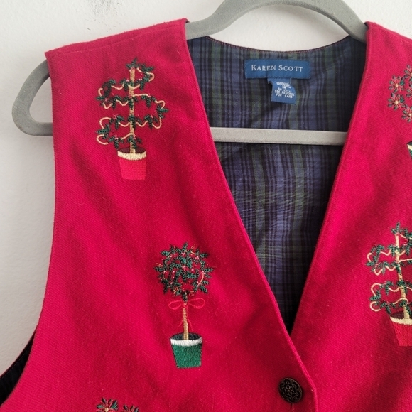 VTG Karen Scott Christmas Scrub Embroidered Red Vest - Picture 4 of 11
